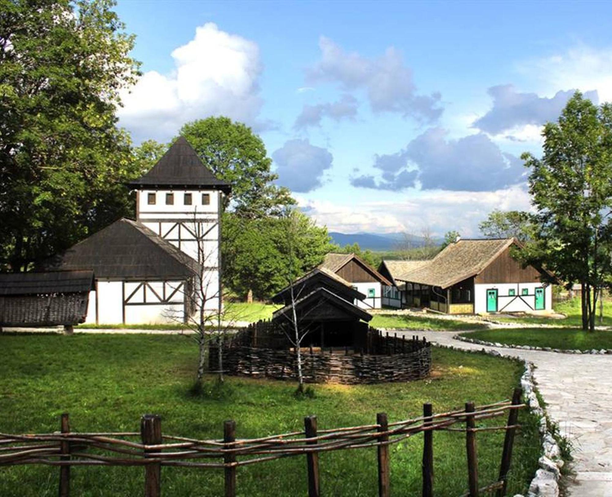 Farm Stay Cardaklije Kulen Vakuf Exterior foto
